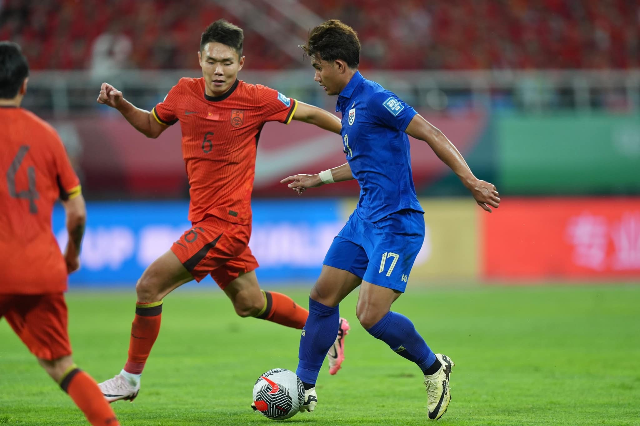 ผลบอล: ทีมชาติไทย บุกเสมอ จีน 1-1 ลุ้นเข้ารอบนัดสุดท้าย